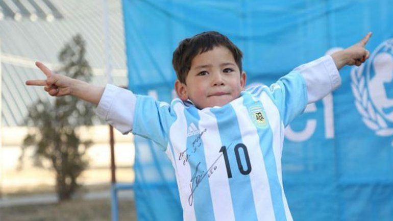 Messi cumplió e hizo feliz al niño afgano