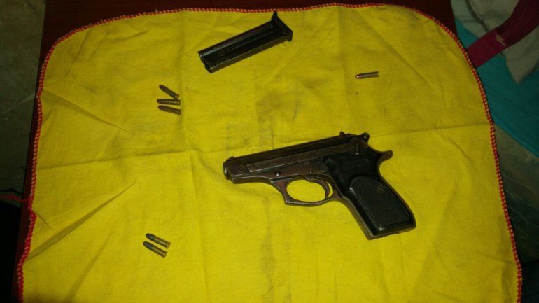El arma secuestrada por la Policía.