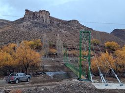 La nueva estructura, de 65 metros de largo y 1,10 metros de ancho, fue ejecutada por el Departamento Provincial de Aguas. La nueva estructura, de 65 metros de largo y 1,10 metros de ancho, fue ejecutada por el Departamento Provincial de Aguas.