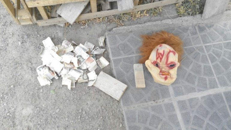 Chucky asaltó un almacén y en la huida dejó el botín