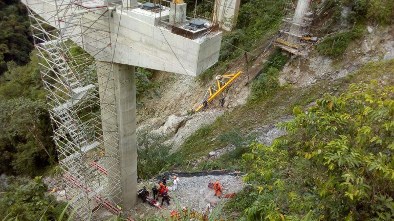 Cinco muertos en Colombia tras la caída de un puente