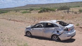 Casi una tragedia en la Ruta 22 tras un vuelco cerca de Cutral Co