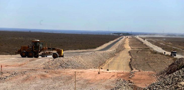 El gobernador neuquino dijo que ya existe el compromiso de unas 10 empresas que operan en Vaca Muerta para financiar un conjunto de obras viales.