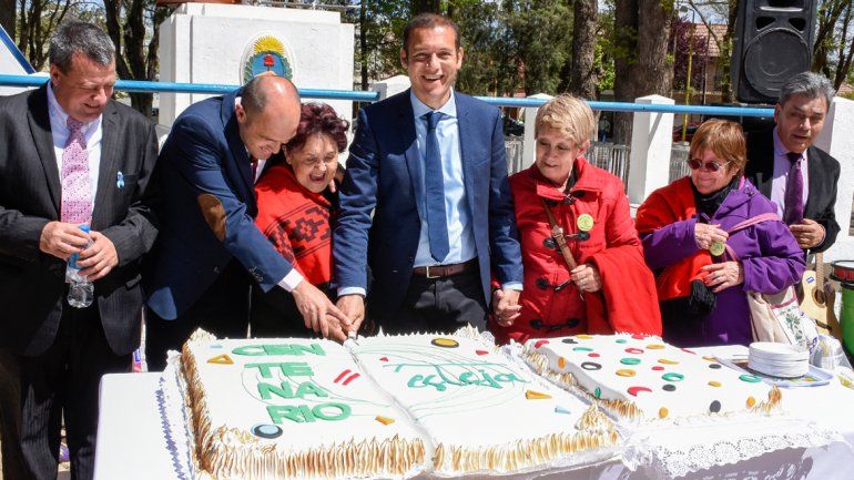 Gutiérrez encabezó el acto de los festejos por los 95 años de Centenario