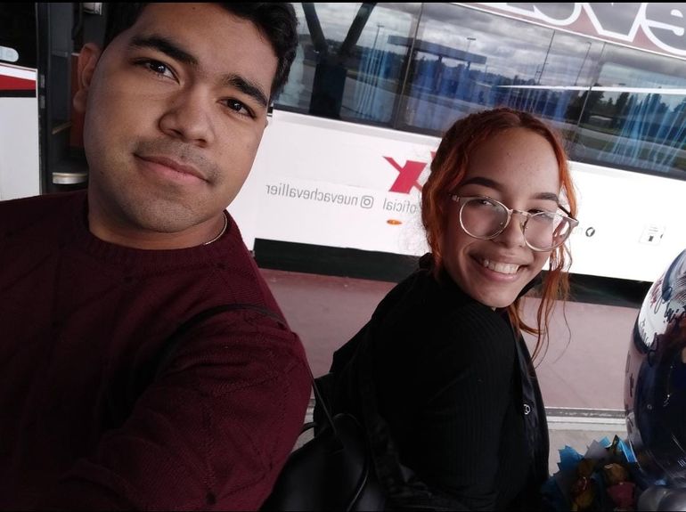 El día en que finalmente se conocieron. El día en que finalmente se conocieron.