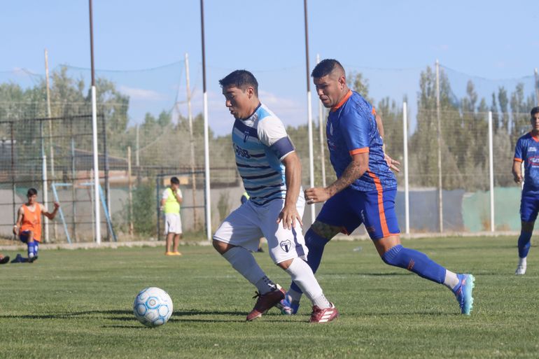 La Amistad tiene la ilusión de acercarse al ascenso de la mano de su capitán Kevin Guajardo. Foto: Anahí Cárdena