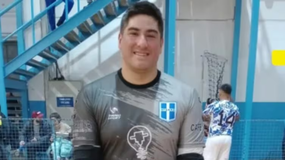 El conductor bajó del vehículo y, sin mediar palabra, le disparó una ráfaga de al menos 15 tiros. | LM Neuquen El conductor bajó del vehículo y, sin mediar palabra, le disparó una ráfaga de al menos 15 tiros.