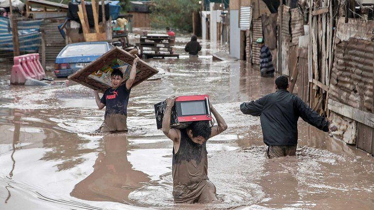 Ascienden a 98 los muertos por las inundaciones en Perú