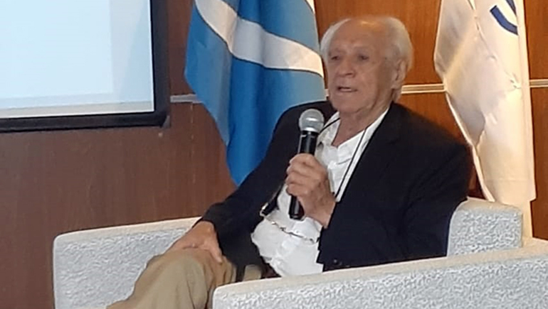 Distinguieron la labor del periodista Fernández Garro