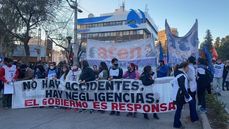 ATEN marcha para pedir justicia por la muerte de la docente