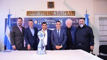 guillermo coppola visito cutral co por el lanzamiento de la copa argentina