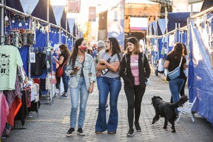 Un éxito: la feria Neuquén Emprende extiende su horario
