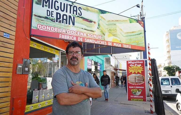 Dejó la oficina y puso la histórica sanguchería de Neuquén donde la docena trae 16