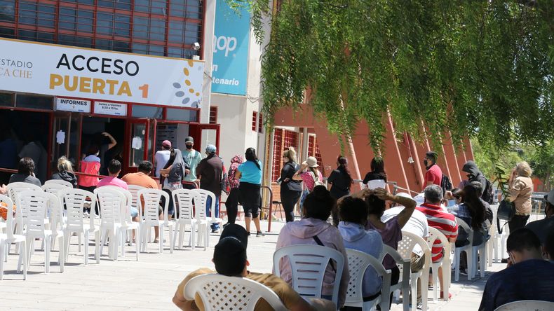 Tercera ola: otros dos muertos por COVID y 1434 nuevos contagios