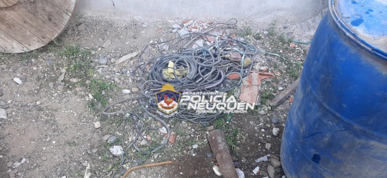 Lo atraparon in fraganti al realizar un boquete en un galpón