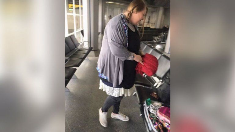 Se puso 4 kilos de ropa para no pagar exceso de equipaje