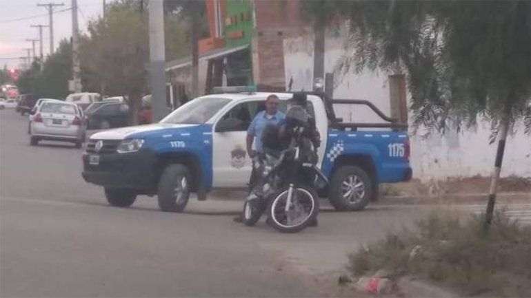 Balearon a un hombre en Plaza Huincul y habría al menos cuatro demorados