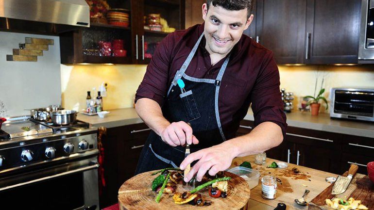 Christopher Sayegh es el dueño del restaurante The Herbal Chef.