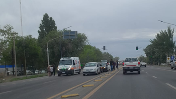 choque en cadena de cinco vehiculos en la ex ruta 22 frente a la terminal: caos de transito choque en cadena de cinco vehiculos en la ex ruta 22 frente a la terminal: caos de transito