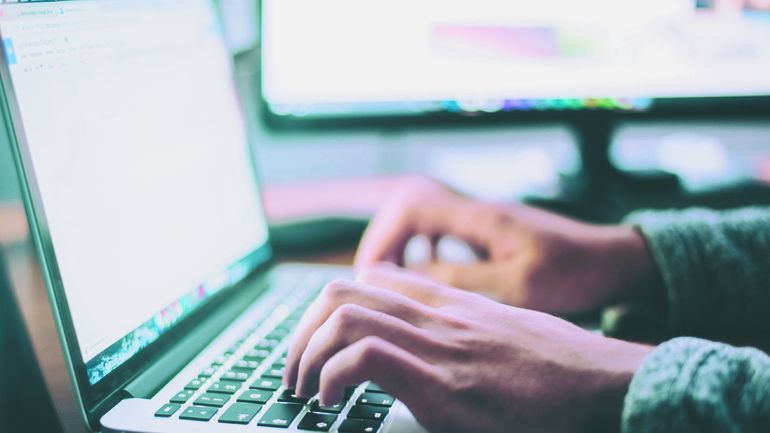 La víctima recibió un correo electrónico que simulaba ser de su entidad bancaria emisora. La víctima recibió un correo electrónico que simulaba ser de su entidad bancaria emisora.