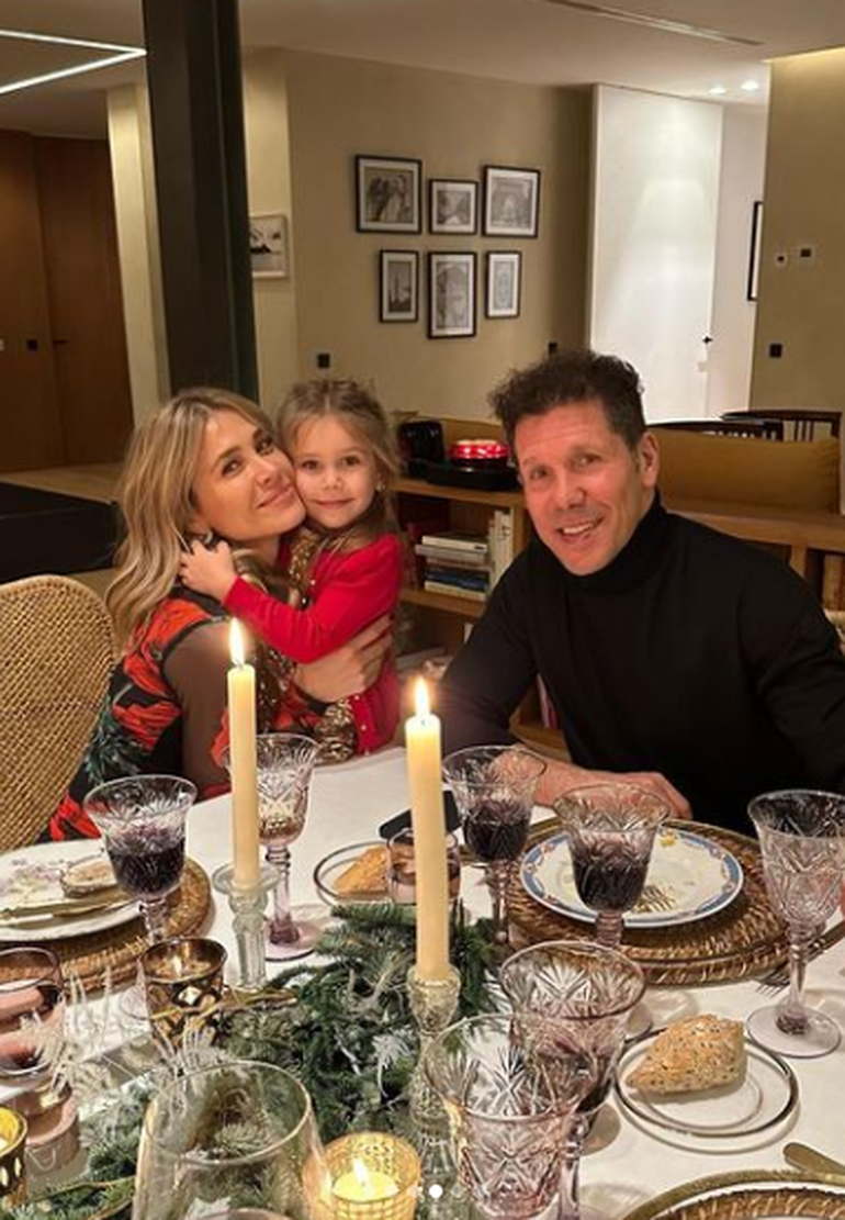 El comedor familiar, donde predominan los tonos neutros.