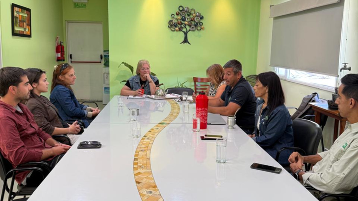 Autoridades de Minería y Ambiente analizan el nuevo marco normativo para la actividad en Los Menucos. Autoridades de Minería y Ambiente analizan el nuevo marco normativo para la actividad en Los Menucos.