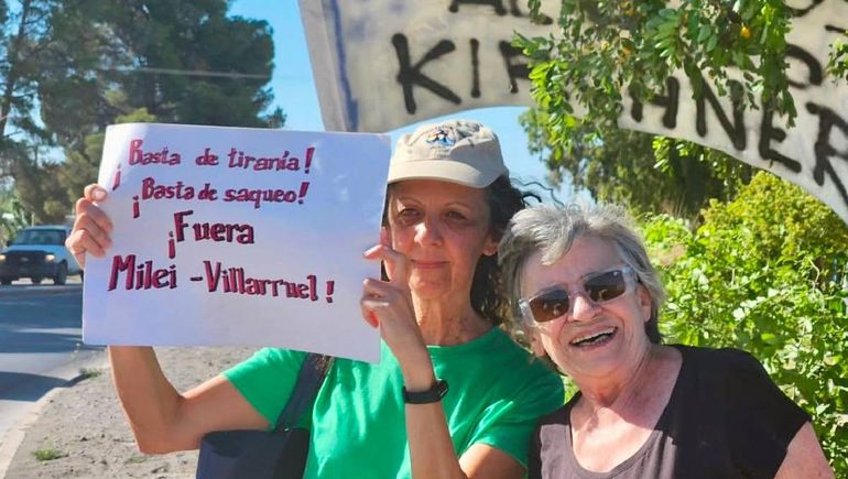 La actividad por el cambio de nombre del paseo Néstor Kirchner se realizó el sábado por la tarde. La actividad por el cambio de nombre del paseo Néstor Kirchner se realizó el sábado por la tarde.