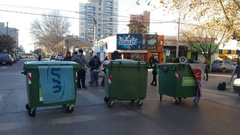 ATE cortó las calles Alderete y Buenos Aires por el paro