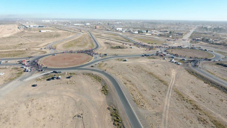 Desde el drone los cortes en los puentes y las rutas de Neuquén
