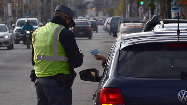La Policía neuquina sumó 4 efectivos contagiados de COVID-19