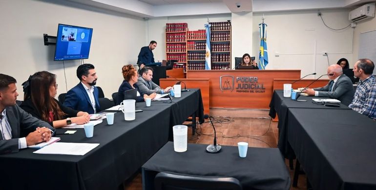 Empezó en Chubut el juicio contra el secretario general de ATECH. Empezó en Chubut el juicio contra el secretario general de ATECH.