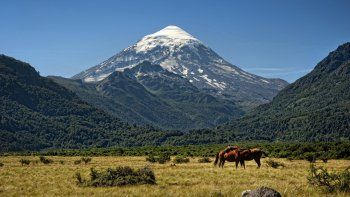 El Lanín, ícono neuquino, es un poderoso centro espiritual mapuche. El Lanín, ícono neuquino, es un poderoso centro espiritual mapuche.