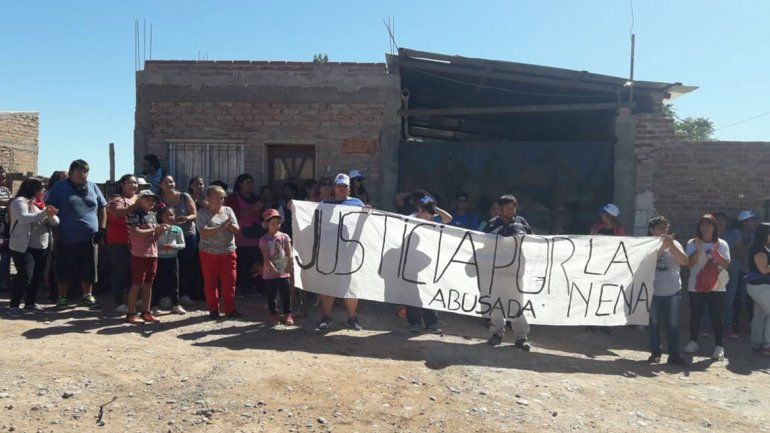 Marcharon por una nena de 11 años abusada en Centenario