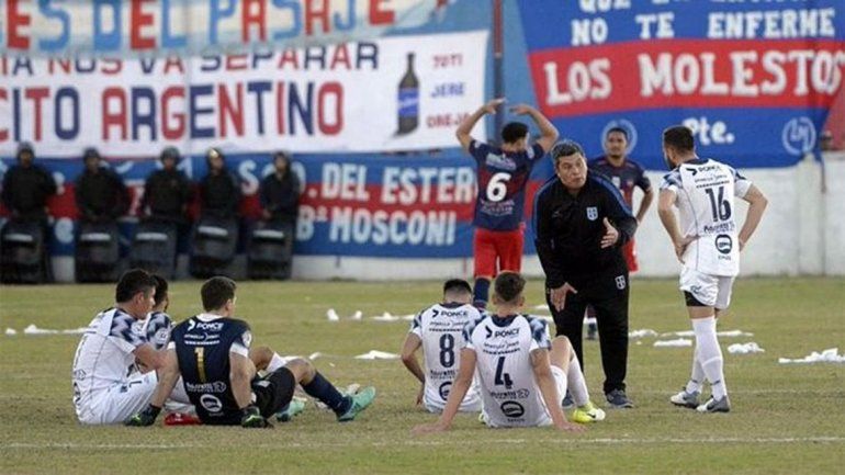 Sentada para protestar otro robo en el torneo más escandaloso del mundo