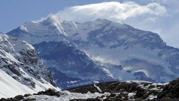 Buscan a tres andinistas argentinos extraviados en la Cordillera de Los Andes