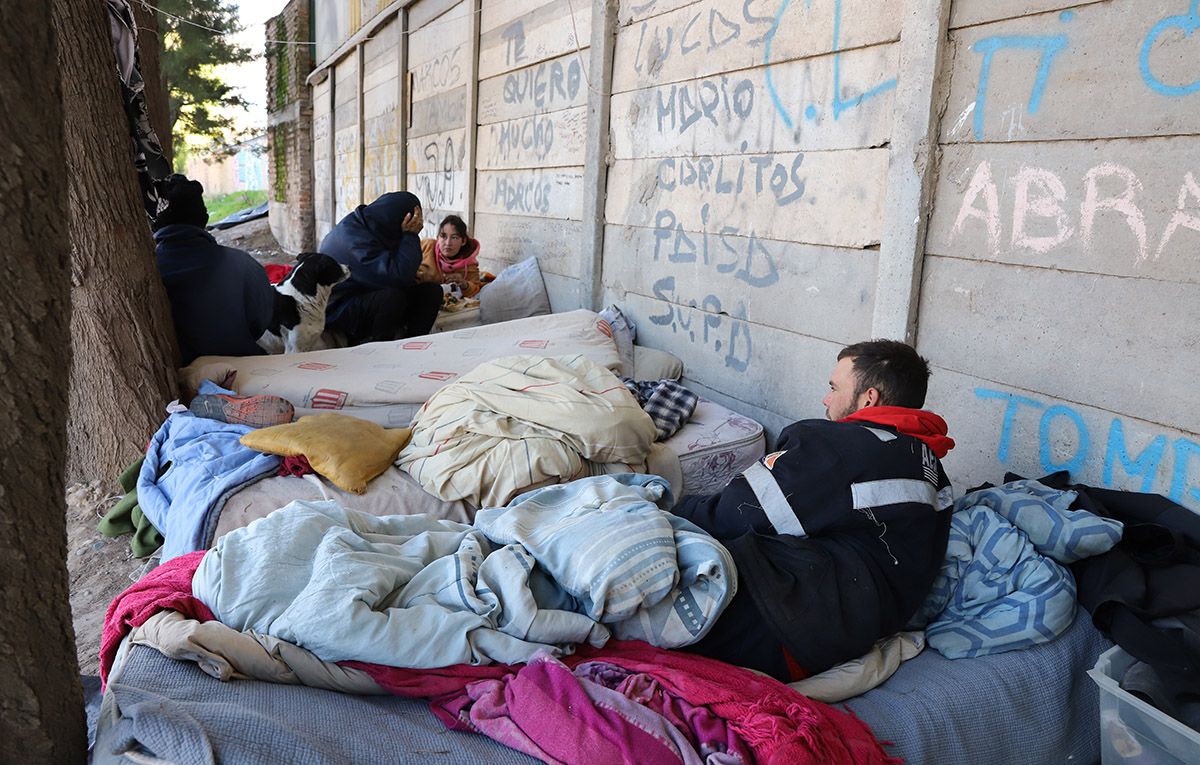 Cómo viven y qué piensan los numerosos jóvenes en situación de calle en la Winter