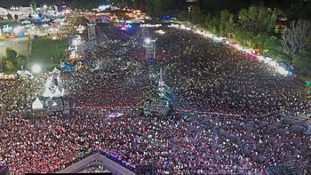 fiesta de la confluencia 2026, dia 3: la isla exploto al ritmo del rock, que hizo vibrar a 410 mil personas fiesta de la confluencia 2026, dia 3: la isla exploto al ritmo del rock, que hizo vibrar a 410 mil personas