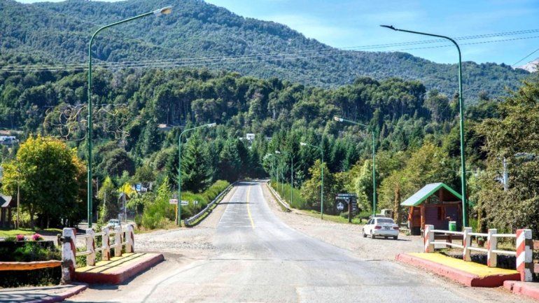 Suspenden la caravana de autos de turistas varados en La Angostura
