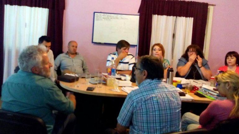 El intendente Andrés Peressini irrumpió ayer en la Comisión de Hacienda.