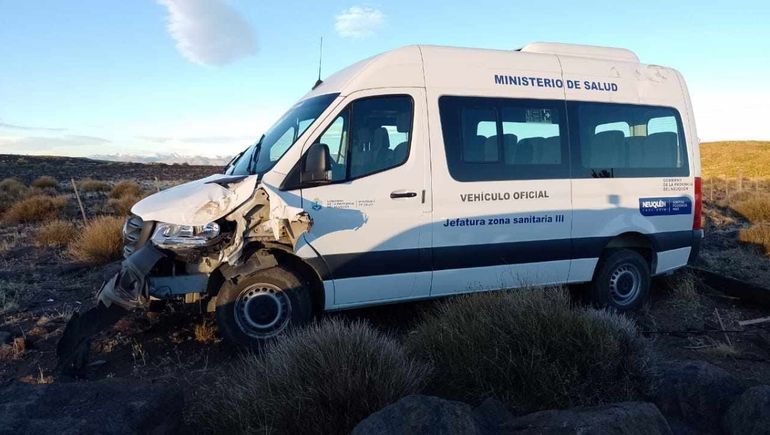 La Policía investiga el robo del minibús. (Foto: Gentileza Juan Carlos Parada)