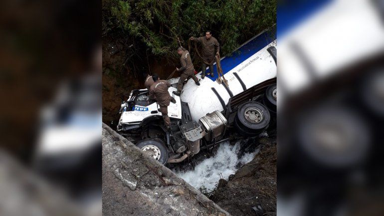 Rescataron a un camionero de Huincul que se desbarrancó en Chile
