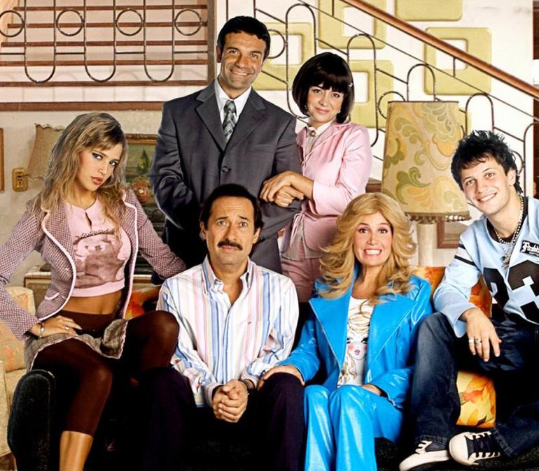 El elenco original sufrirá una baja en su versión teatral. El personaje de María Elena no será de la partida porque Érica Rivas no se puso de acuerdo con la producción.