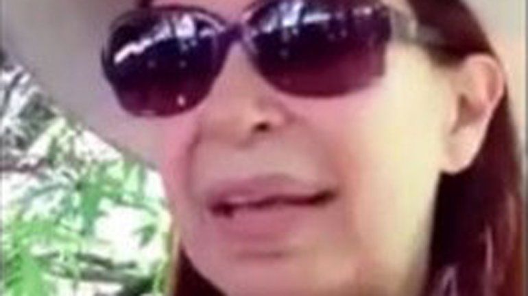 Cristina habló con la gente y el video fue subido a Youtube.