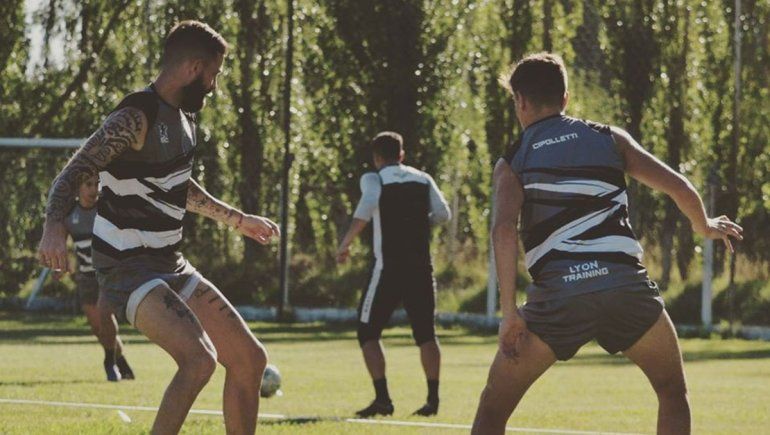 El Albinegro quedó reducido para el tramo final