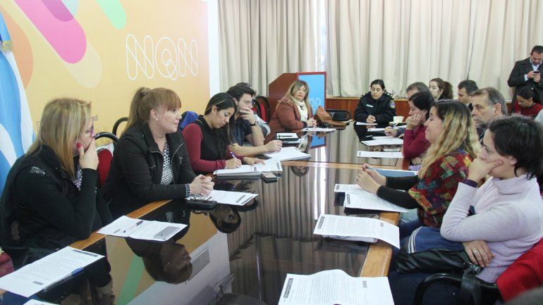 La reunión se llevó a cabo en la Municipalidad de Neuquén.