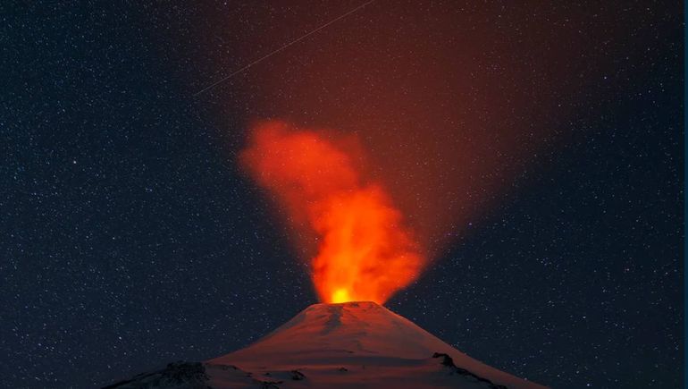 El volcán Villarrica aumentó su actividad en la última semana.