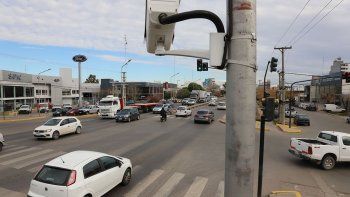 Las fotomultas siguen vigentes en Neuquén capital / Foto Archivo Las fotomultas siguen vigentes en Neuquén capital / Foto Archivo