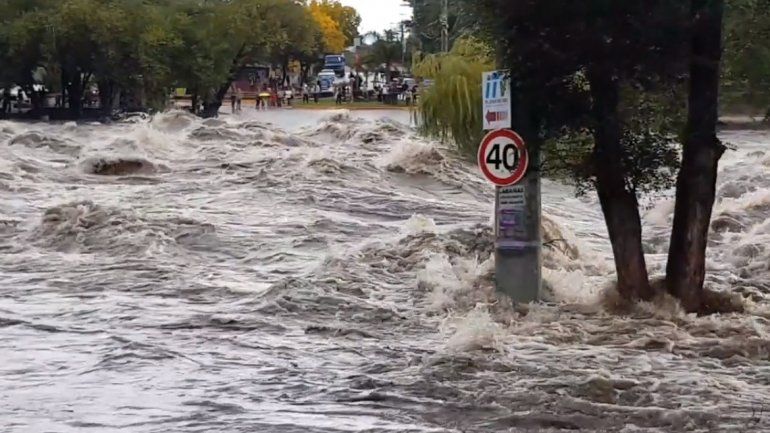 Al menos 260 evacuados por inundaciones en Córdoba