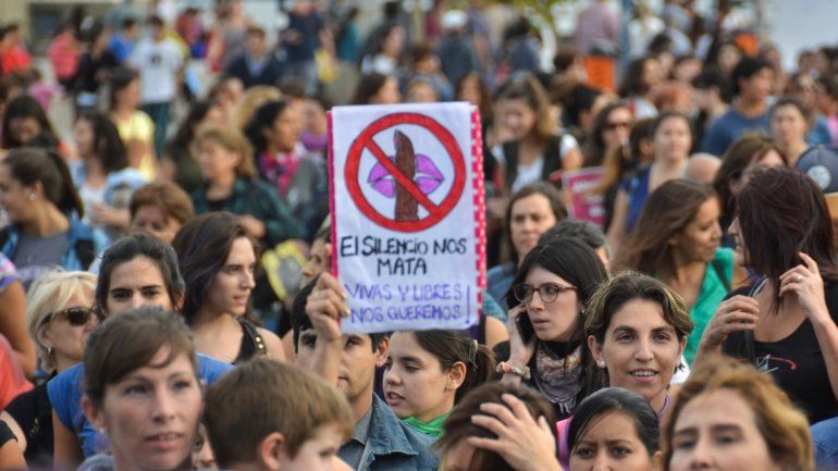 Se registraron 21 denuncias diarias de violencia en Neuquén