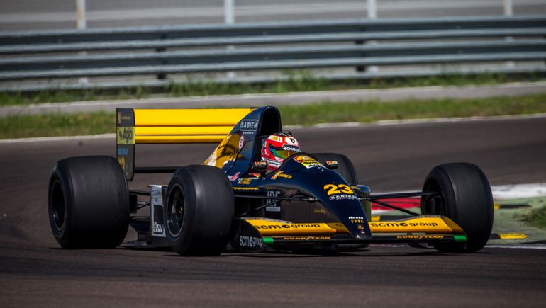 El Minardi de Fórmula 1 con motor Lamborghini. Foto: Lamborghini. El Minardi de Fórmula 1 con motor Lamborghini. Foto: Lamborghini.